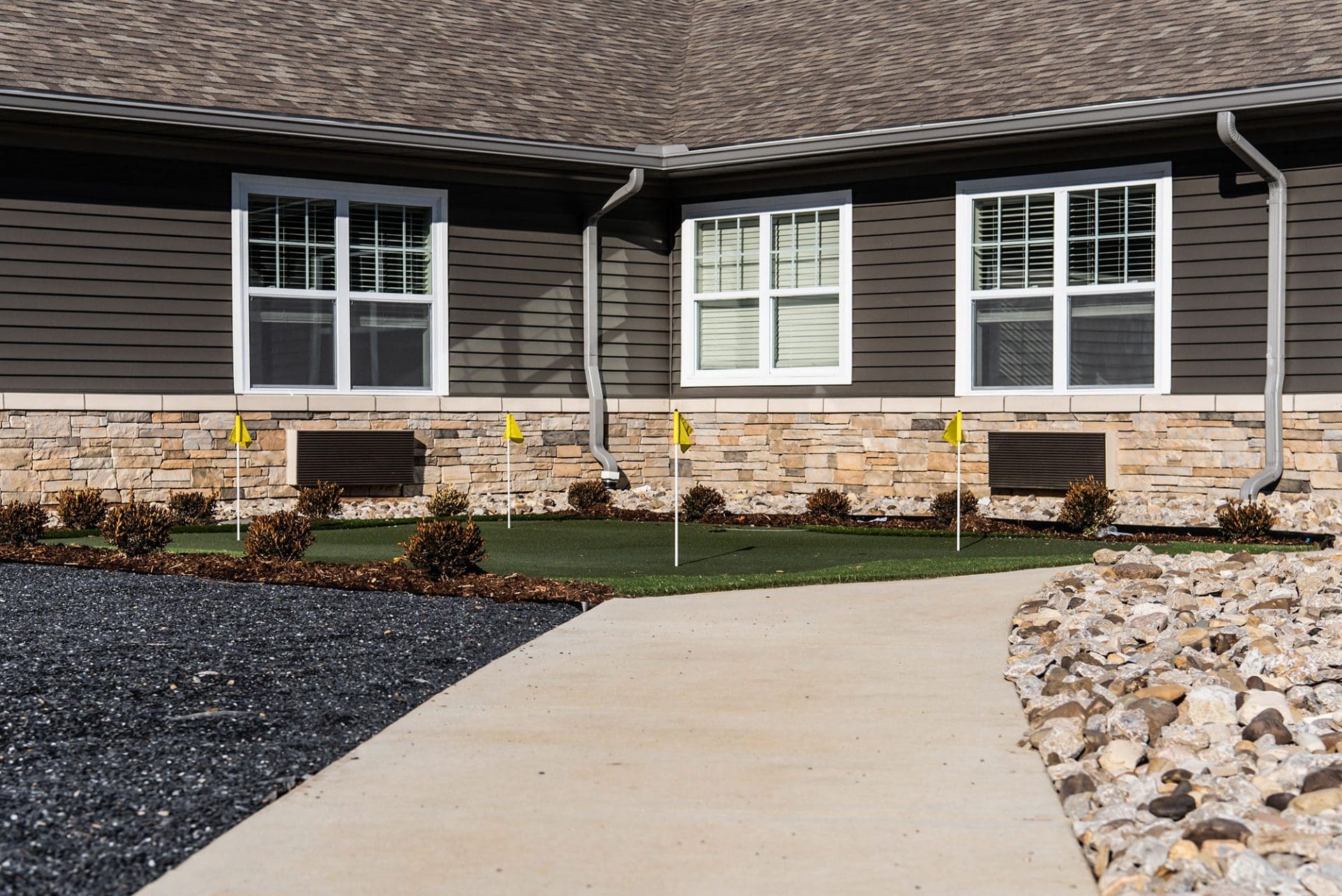 Charter Senior Living of Paducah putting green